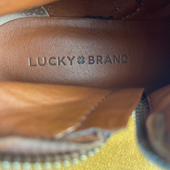 Lucky Brand Bartalino distressed leather zipper ankle booties - Picture 9 of 11